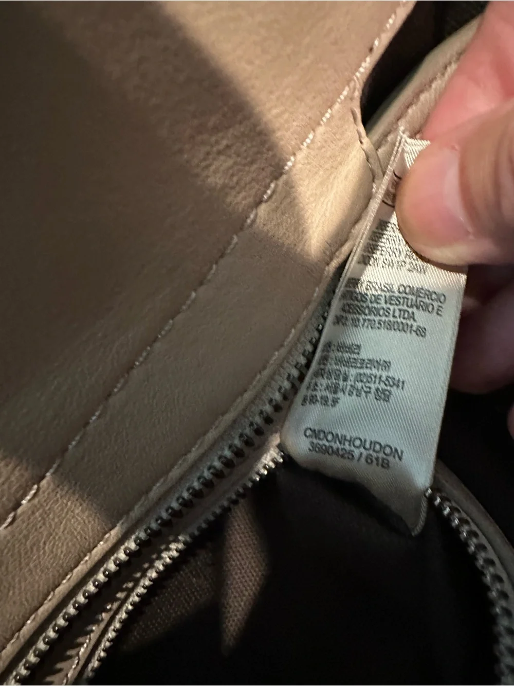 Burberry Beige and Gray Plaid Top-Handle Tote - Picture 5 of 10